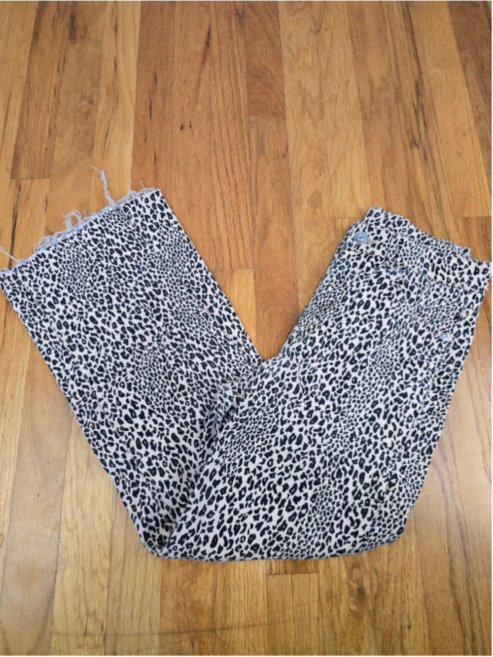 Women's H&M Divided Leopard Print Cropped Jeans Size 8 White Black